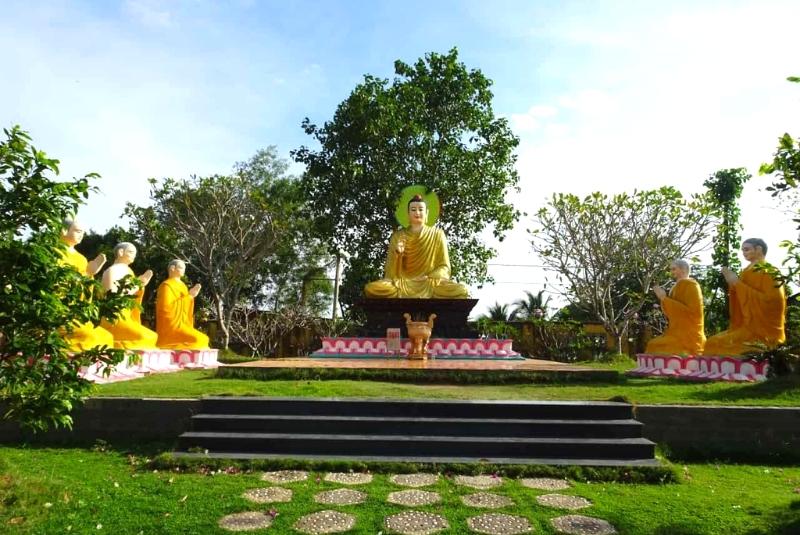 tượng Phật thích ca trong chùa gò kén